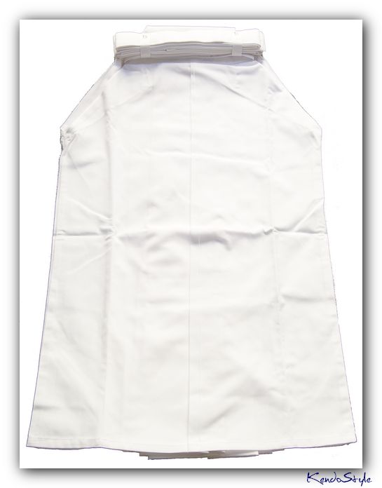 SAKURA Hakama (White) - Click Image to Close